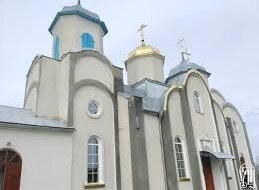 На Тернопільщині вірні двох патріархатів ділили церкву